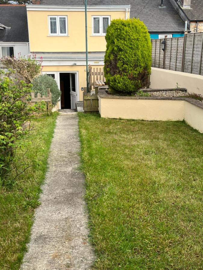 Pet Friendly Cottage Pool Exteriör bild