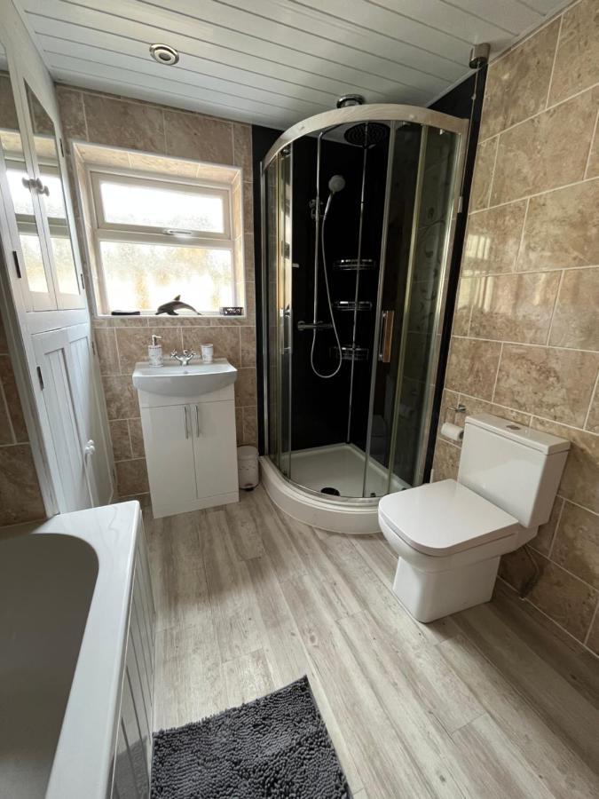 Pet Friendly Cottage Pool Exteriör bild